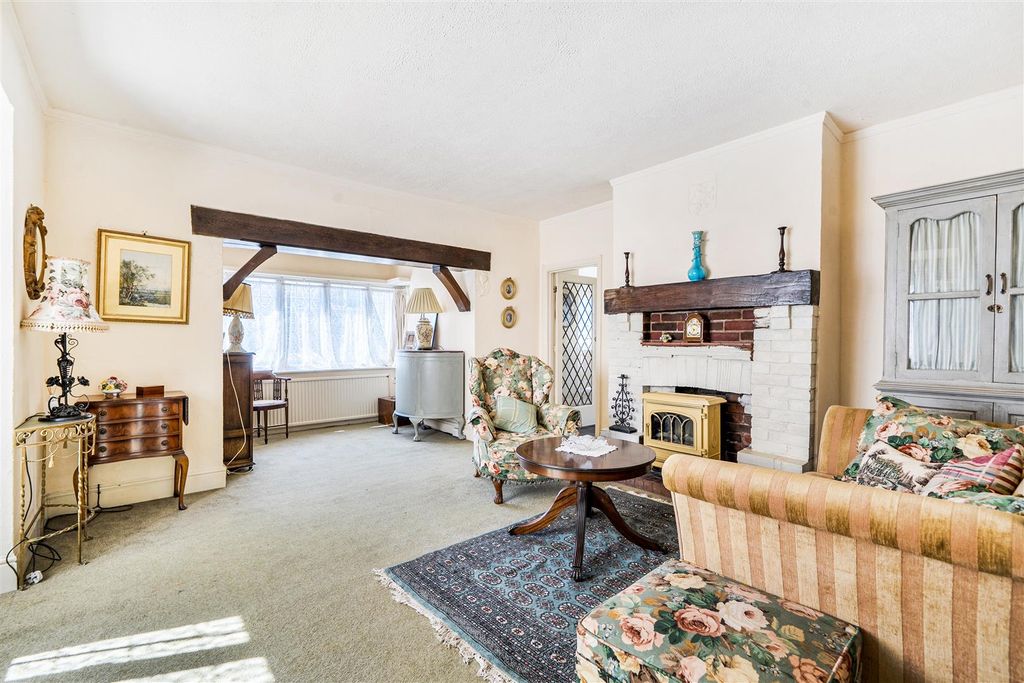 Property photo 3 of 24 For Sale By Aspire Residential | Salvington Hill