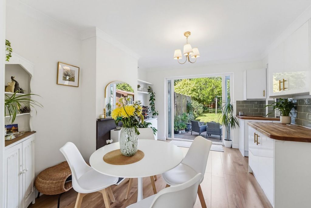 Property photo 3 of 14 Eastway