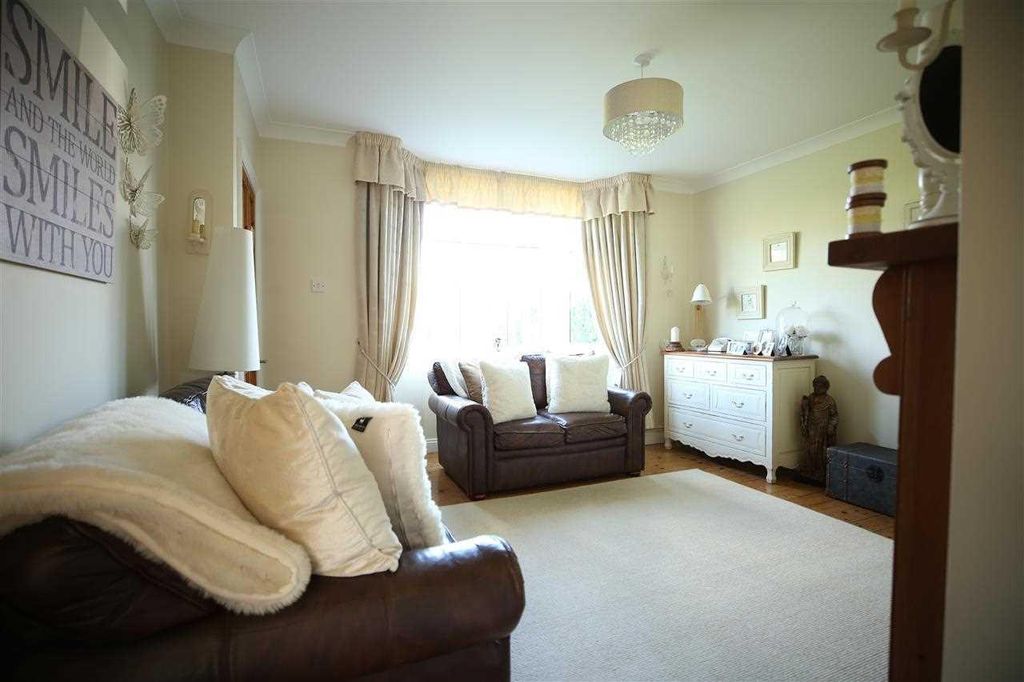 Property photo 2 of 25