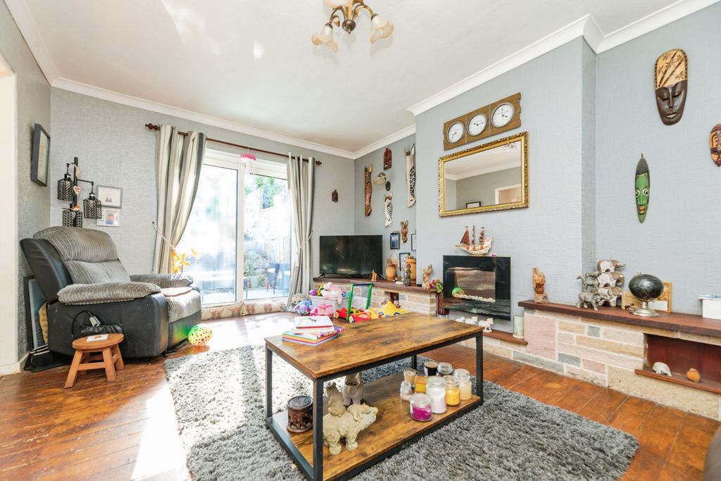 Property photo 2 of 18 2A8A8465