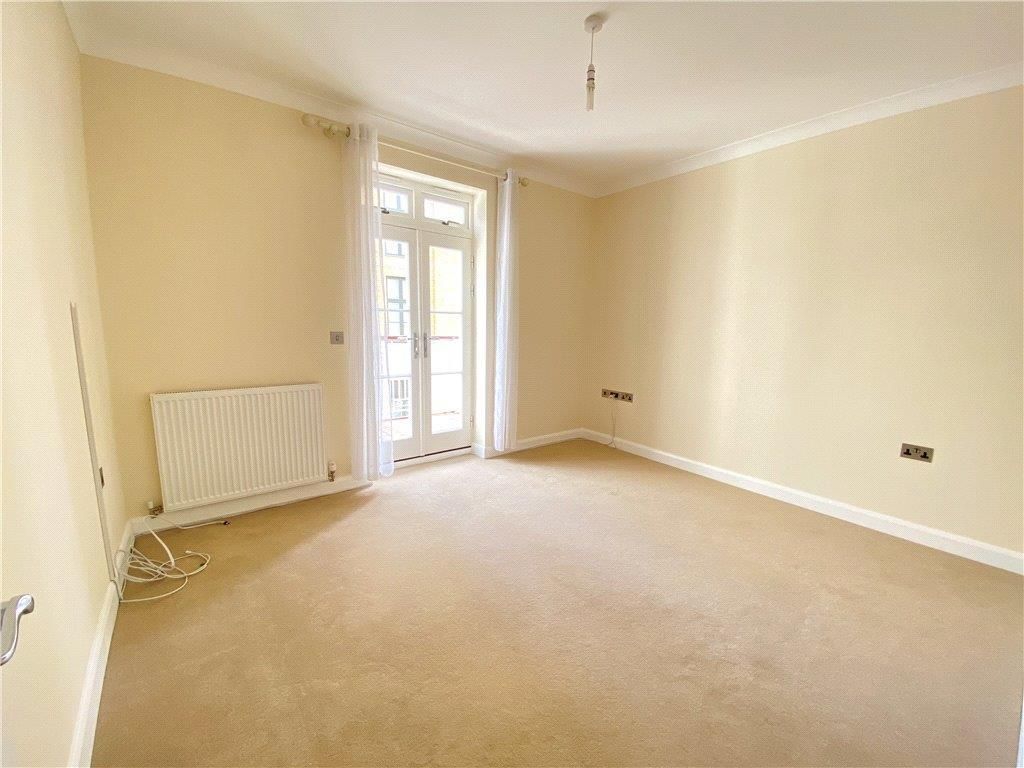 Property photo 3 of 10 Sitting Room