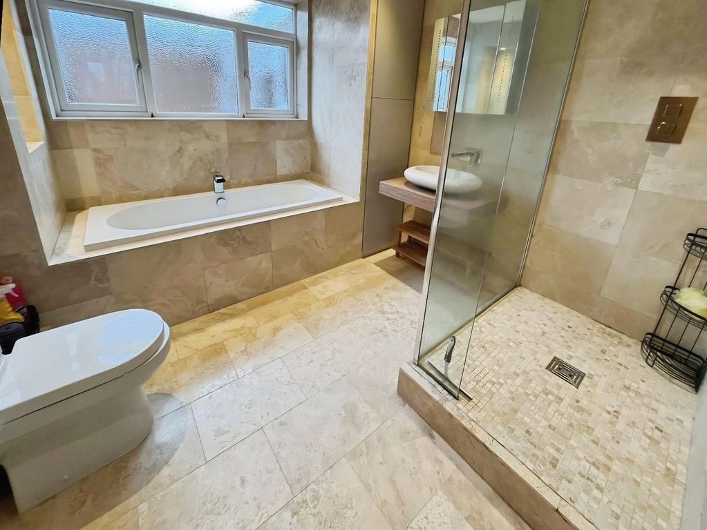 Property photo 3 of 12 27Fa28E2-Vc6.Jpeg