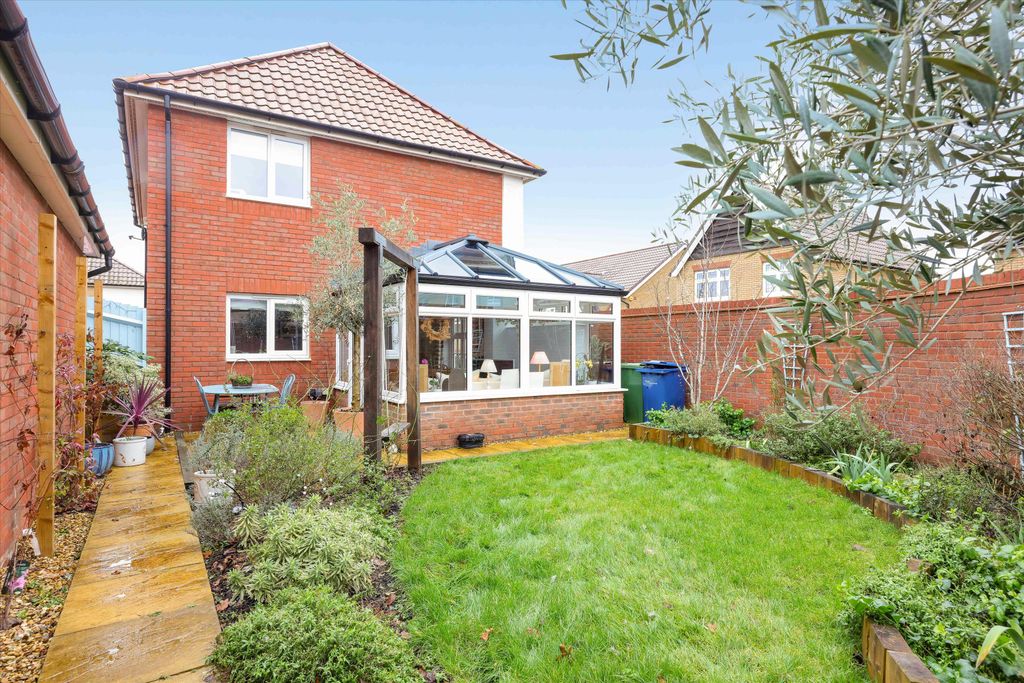 Property photo 3 of 19 Image