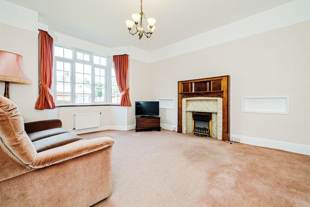 Property photo 2 of 16