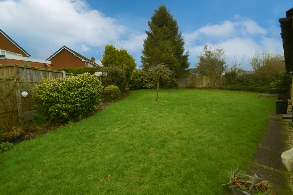 Property photo 2 of 15 Garden