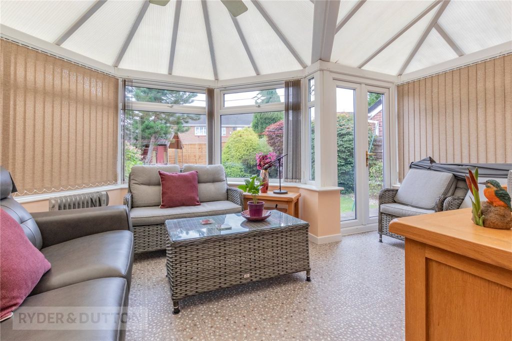 Property photo 2 of 21 Conservatory/Sitting