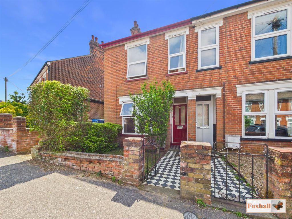 Property photo 1 of 22 Gladstone Road