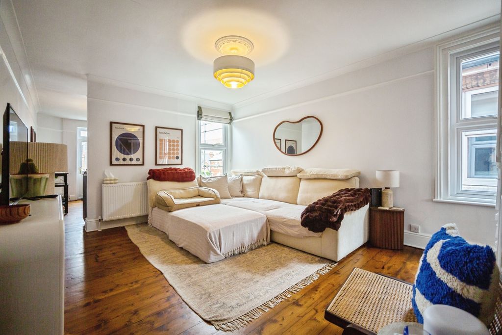 Property photo 3 of 20