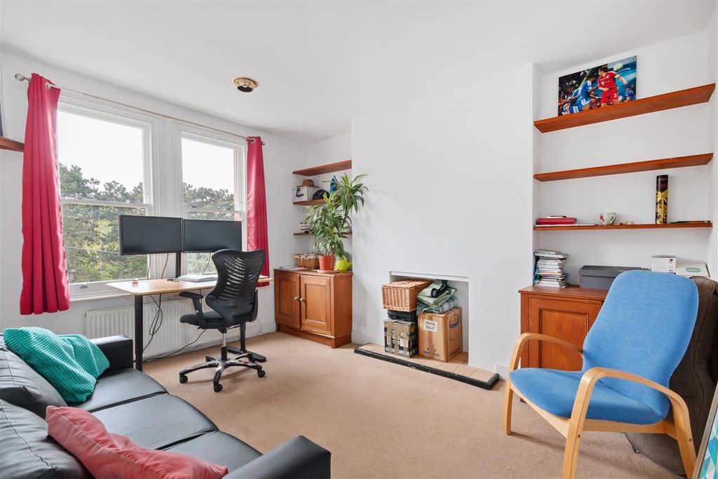 Property photo 2 of 6 Fulham Palace Road 483 Tff Ph2.Jpg