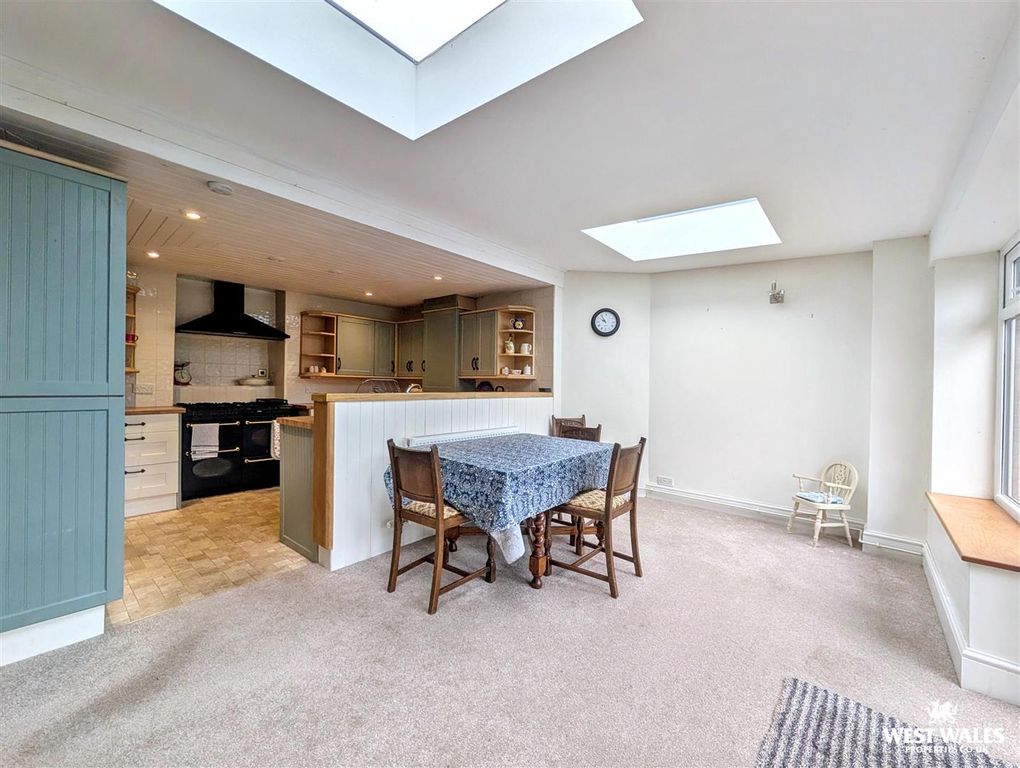 Property photo 2 of 26 1000148541.Jpg