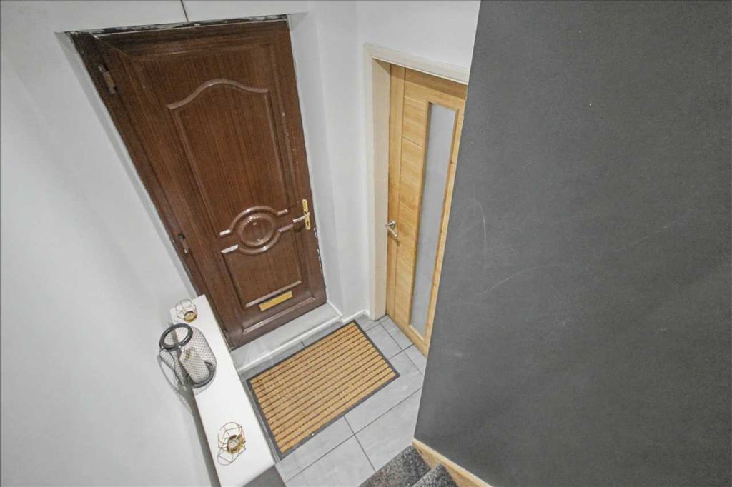 Property photo 2 of 15 Entrance Hallway