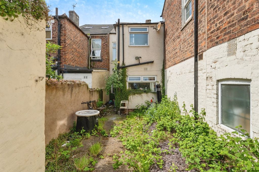 Property photo 3 of 17
