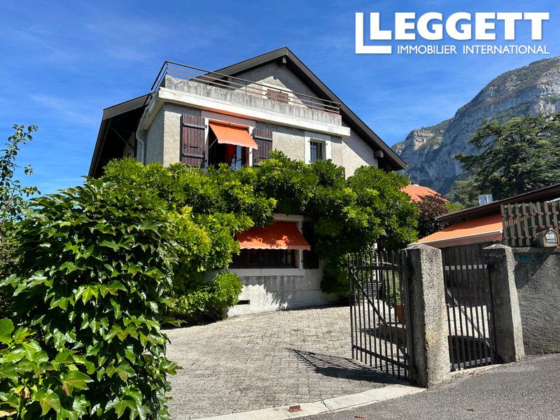 Property photo 3 of 10