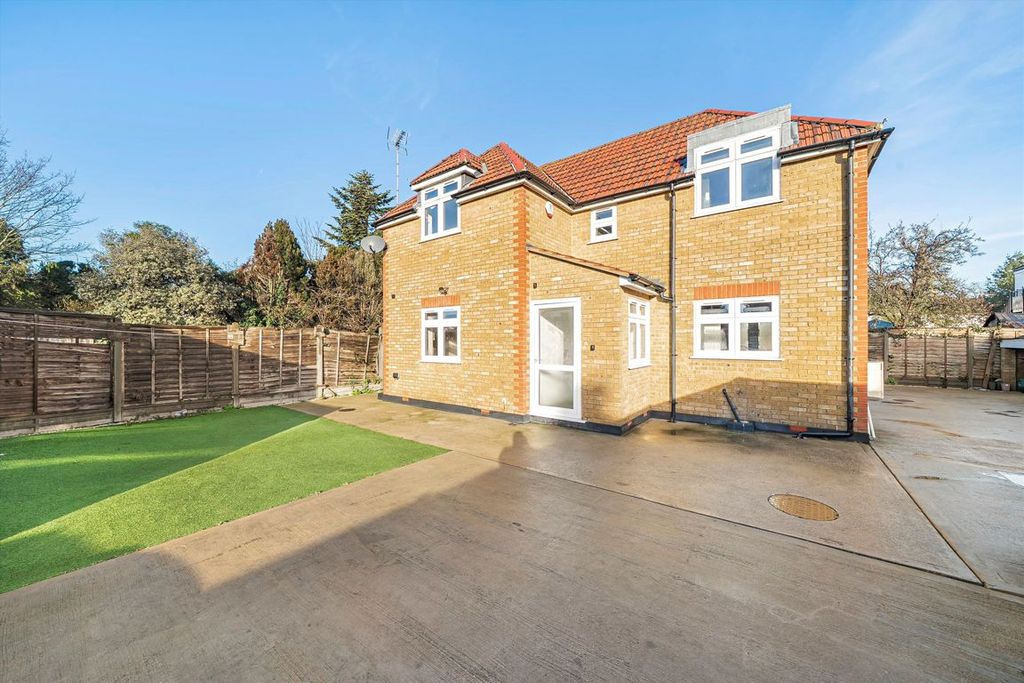 Property photo 1 of 9