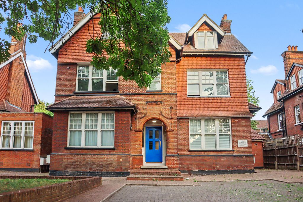 Property photo 1 of 11 Flat D, 14 Aldrington Road, London Sw16 1th