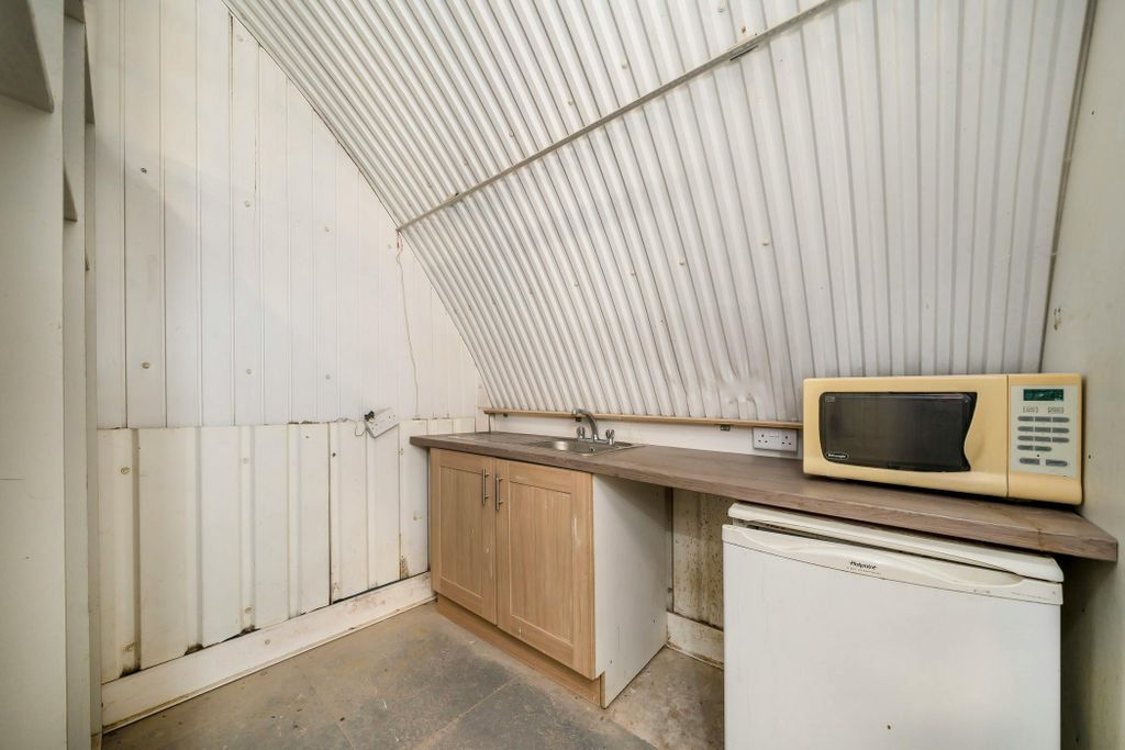 Property photo 3 of 10 Arch 42 Kitchen (Copy).Jpg