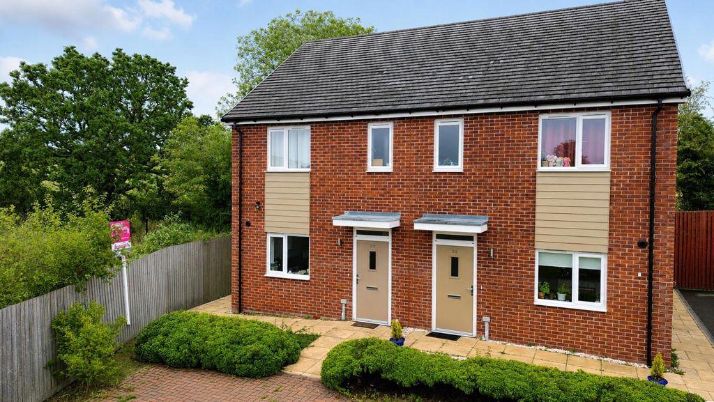 Property photo 1 of 27 Furnace Lane, Castle Gresley (1).Jpg