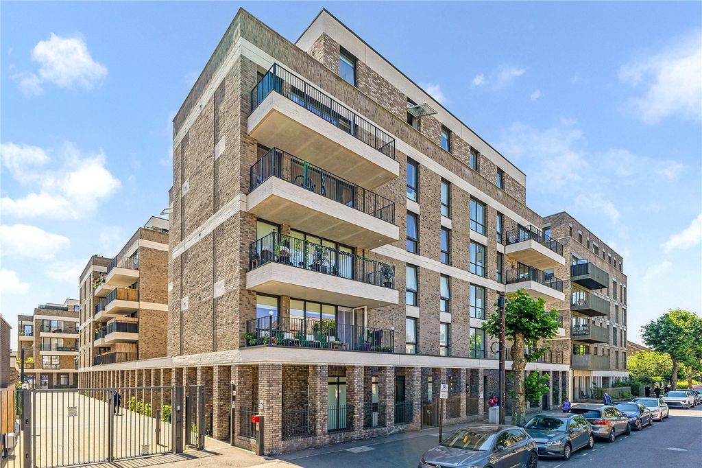 Property photo 1 of 11 External
