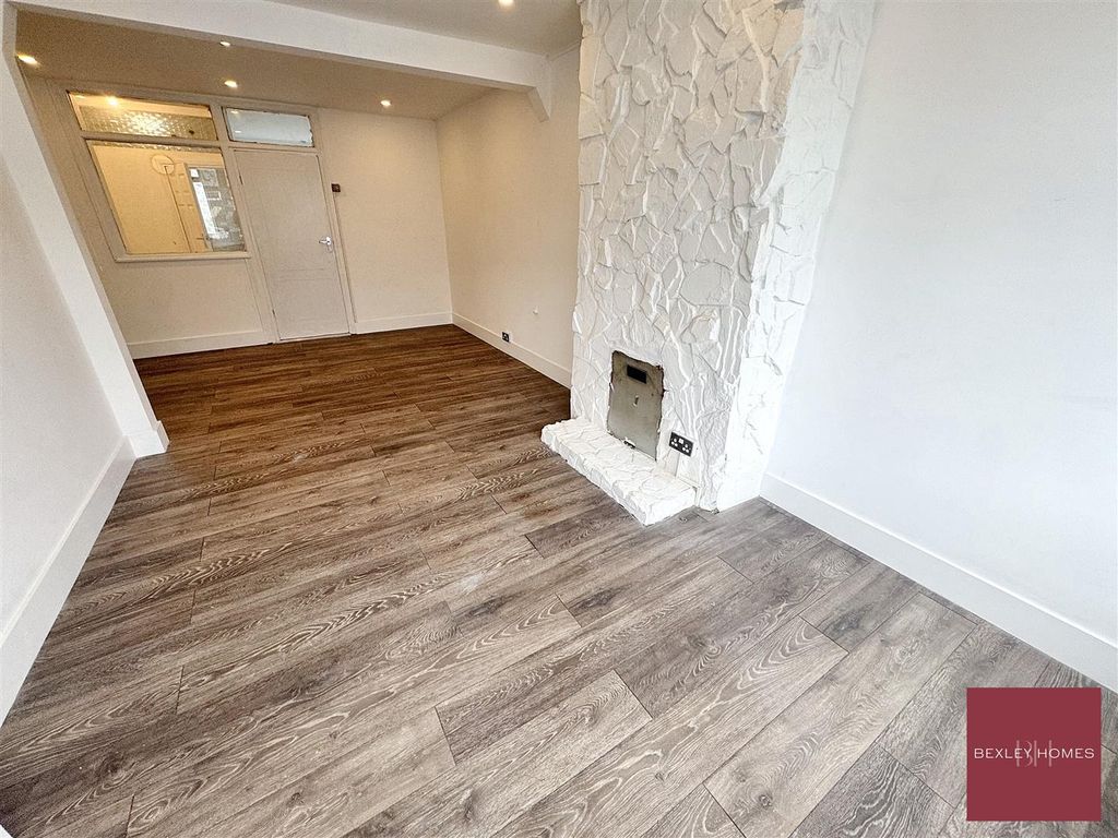 Property photo 2 of 11 Img_0032.Jpg