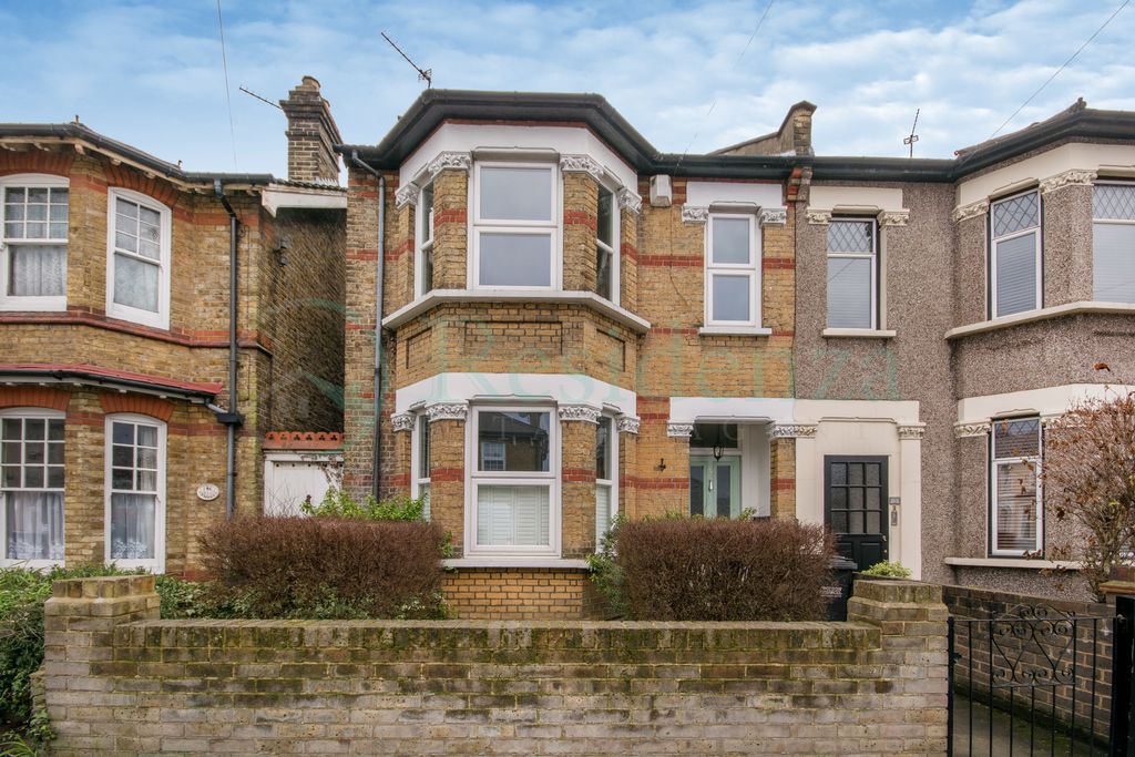 Property photo 1 of 11