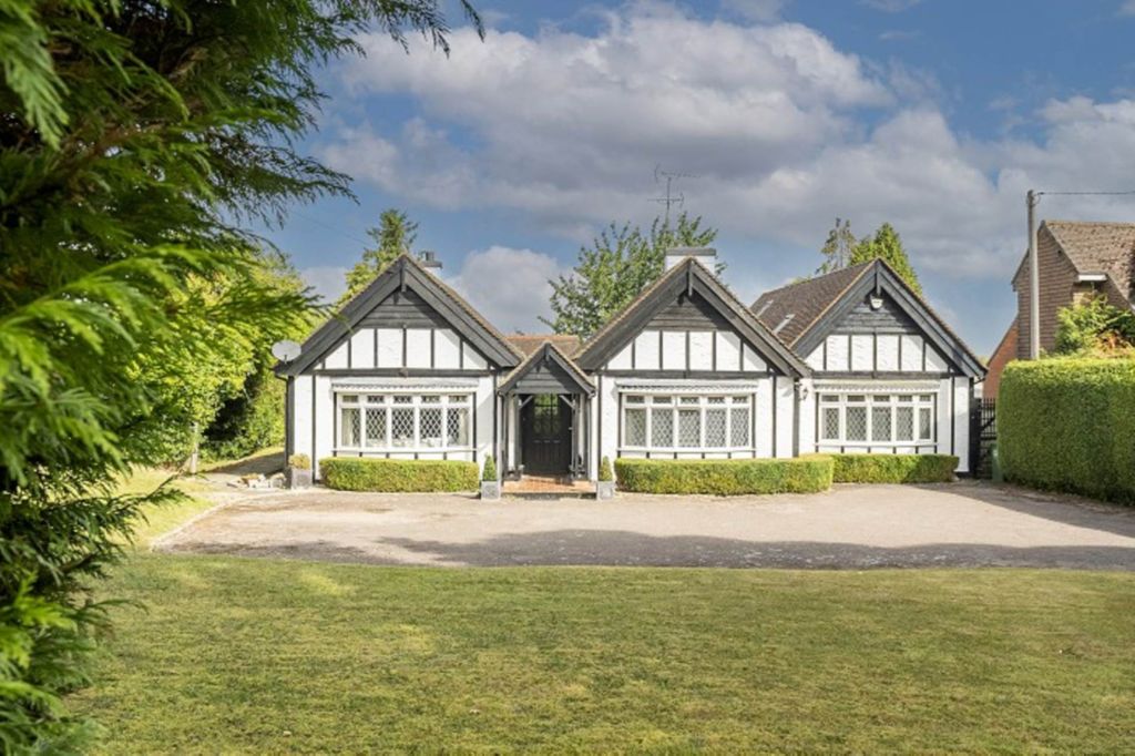 Property photo 1 of 27