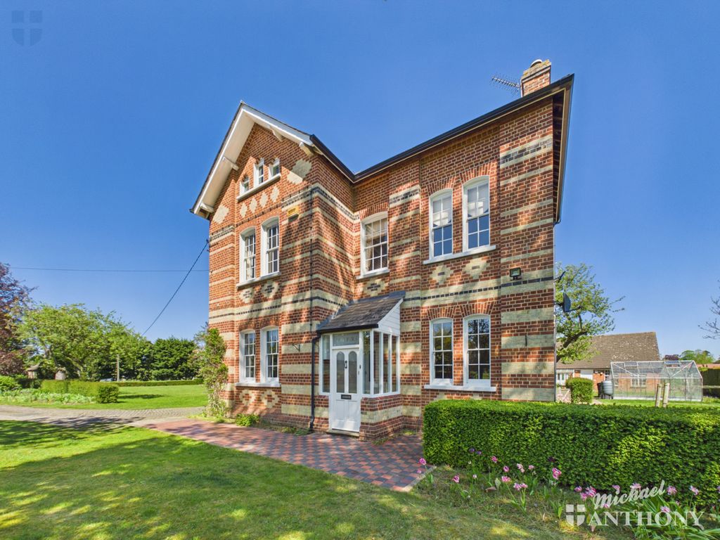 Property photo 1 of 40 Front View
