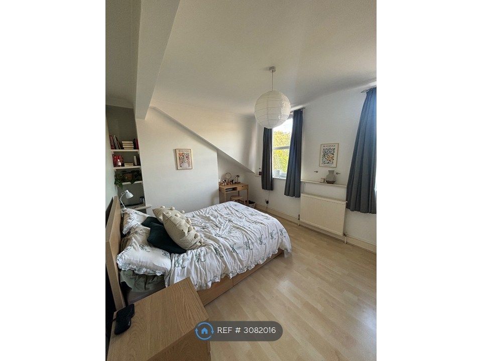 Property photo 3 of 10 Bedroom