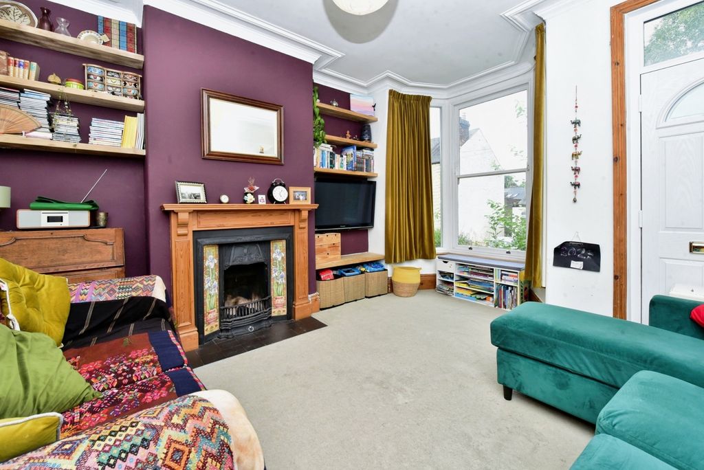 Property photo 2 of 17 Photo