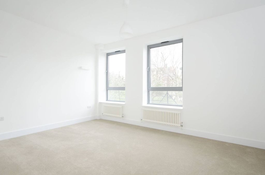 Property photo 3 of 8