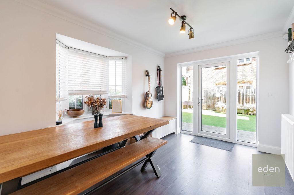 Property photo 3 of 21