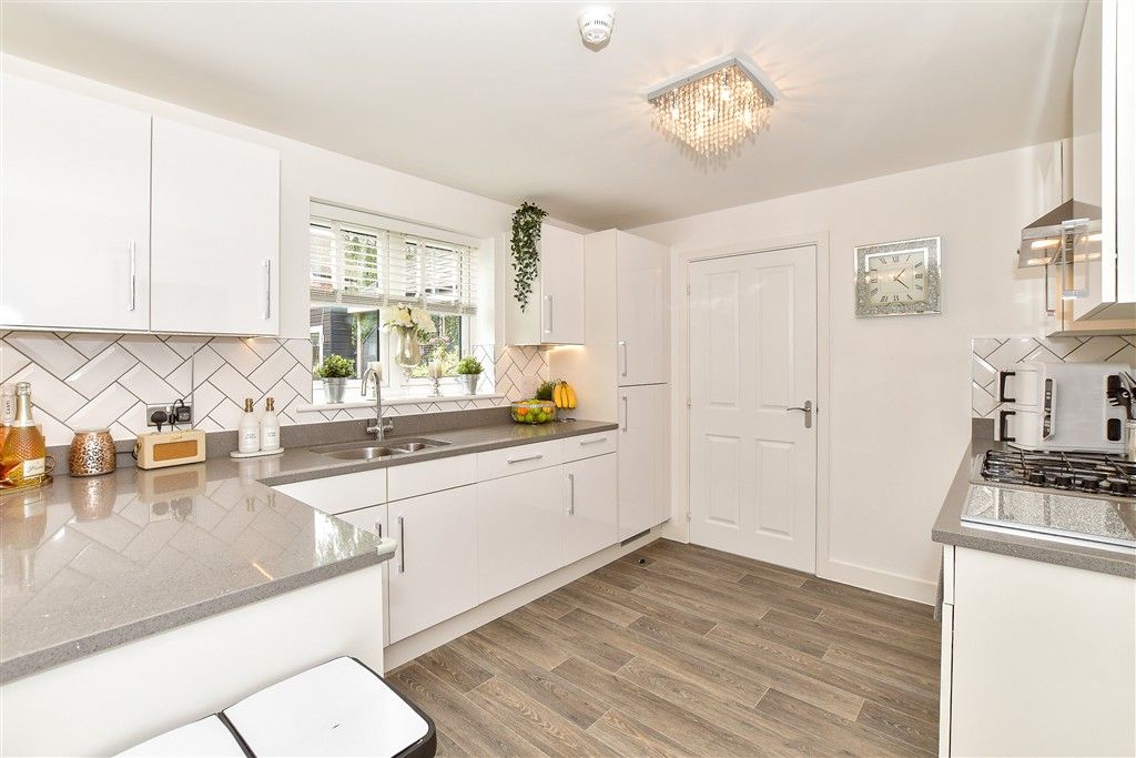 Property photo 3 of 17 Kitchen/Diner