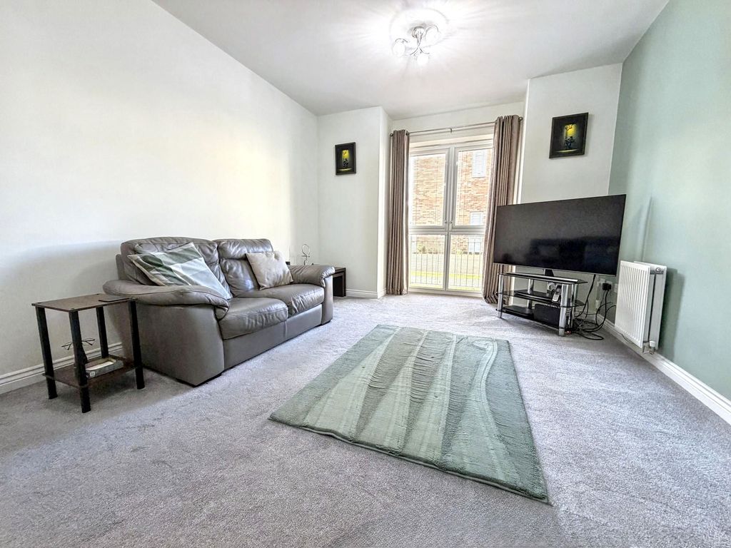 Property photo 2 of 33