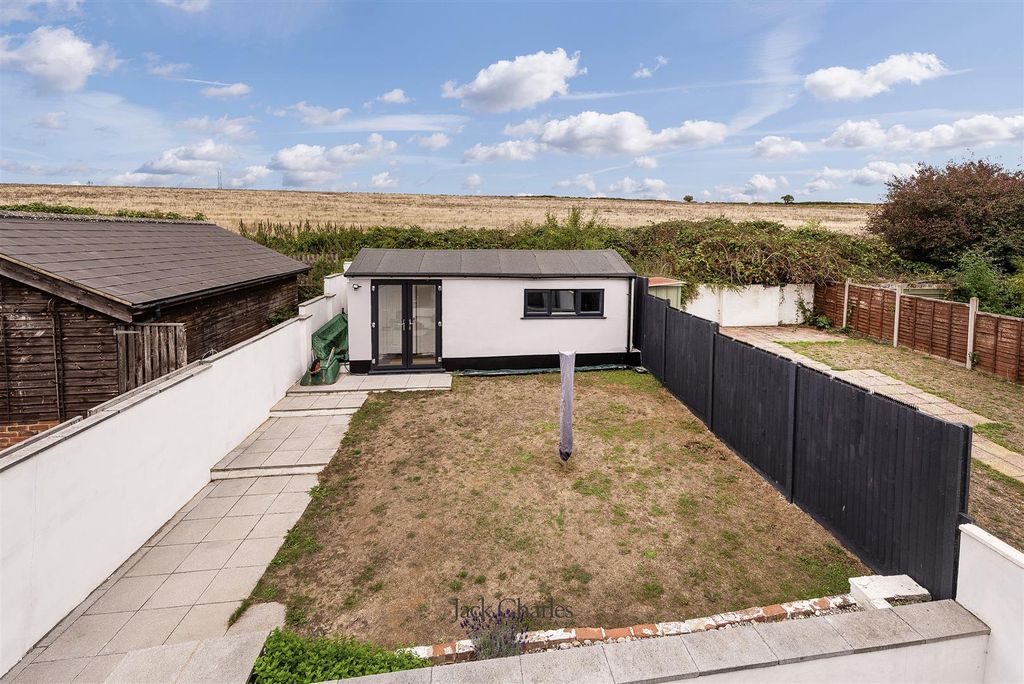 Property photo 2 of 18 135 Main Rd, Longfield, Da3 7Pq 015.Jpg