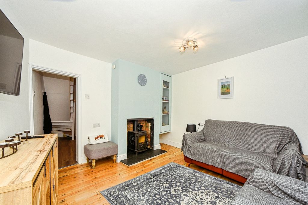 Property photo 3 of 17