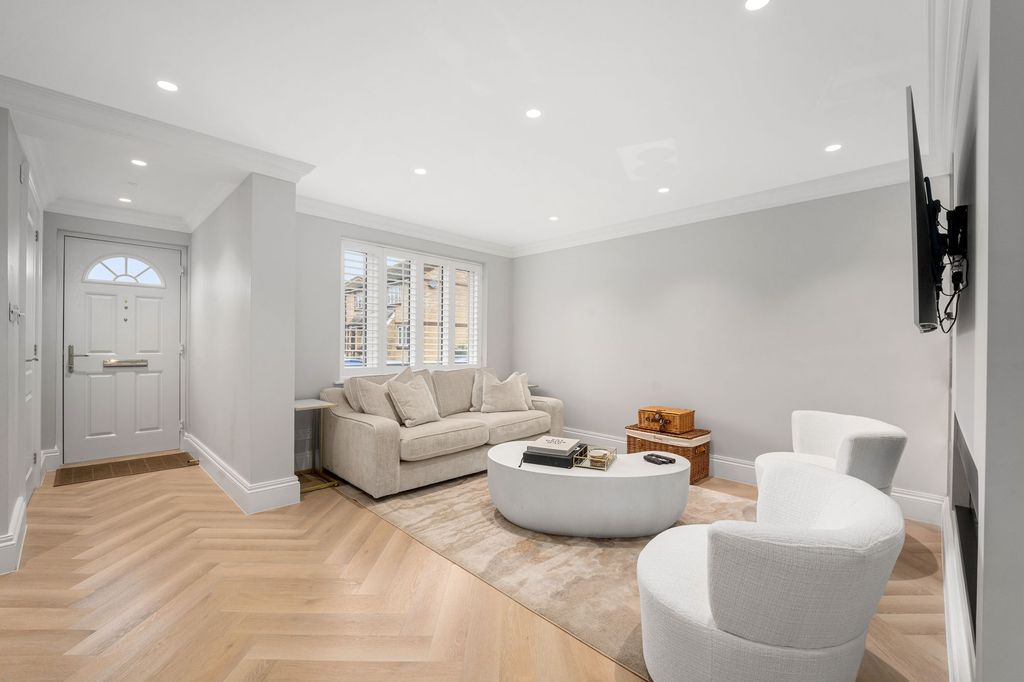 Property photo 1 of 21