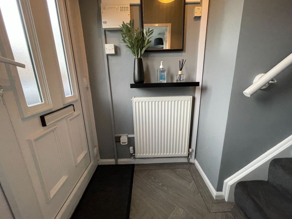 Property photo 2 of 21 Photograph 4