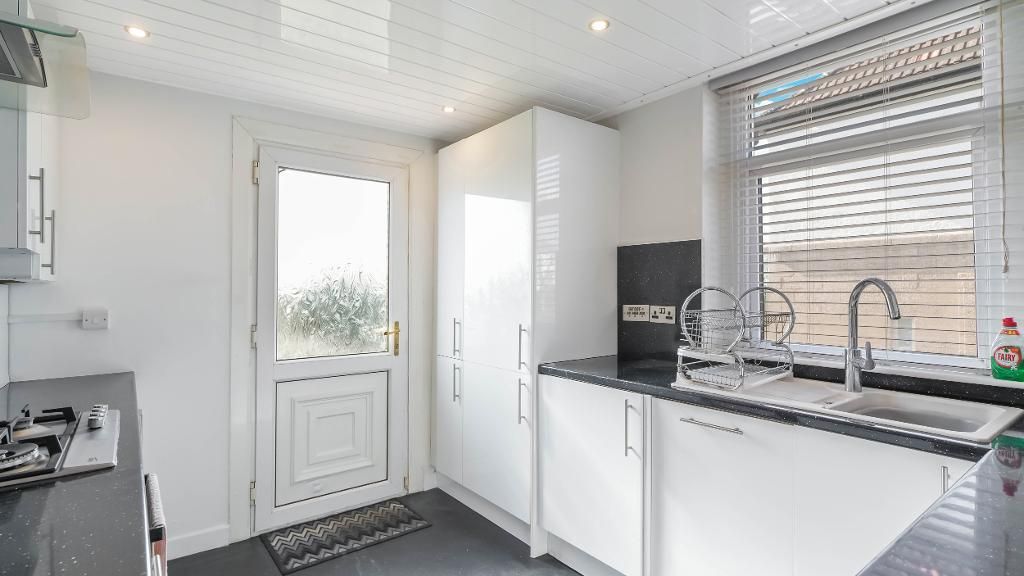 Property photo 3 of 24 Kitchen