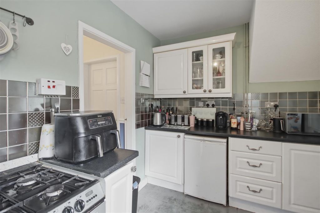 Property photo 3 of 15 Kitchen