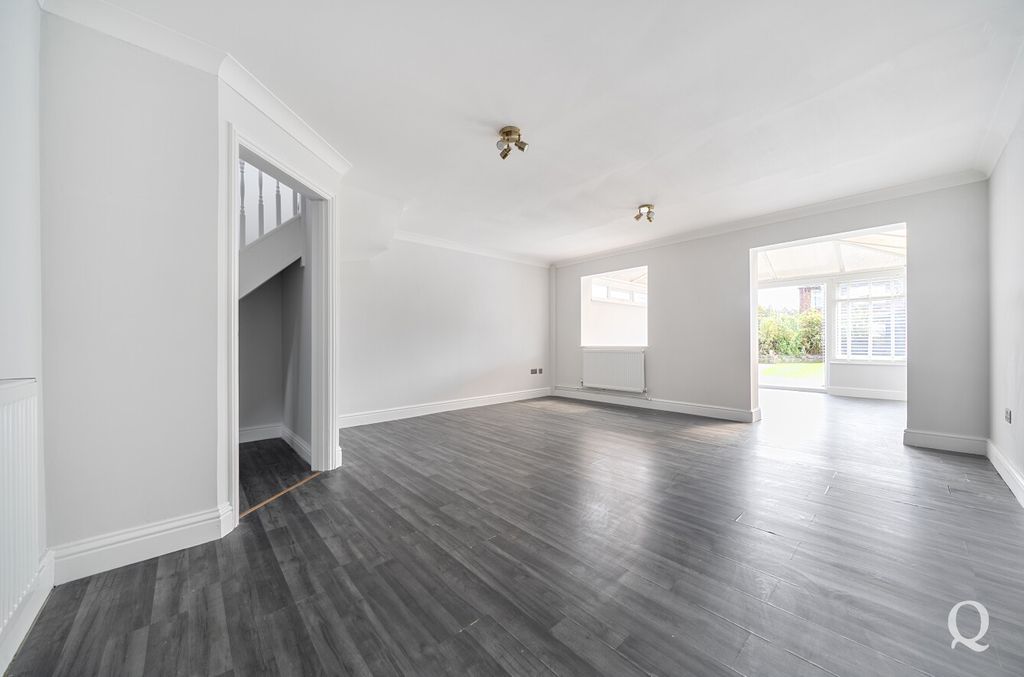 Property photo 2 of 26 B66F088d-Ff7E-4Ca...
