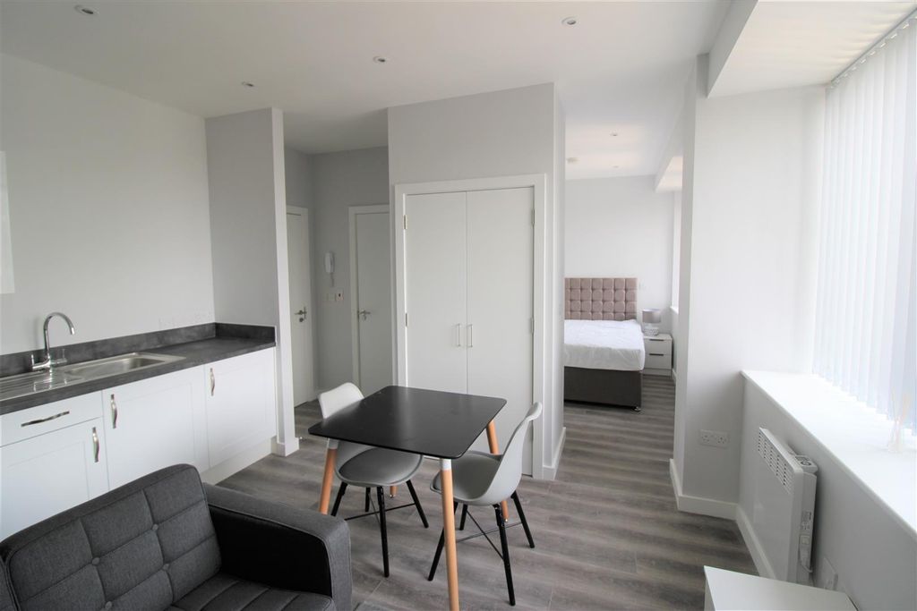 Property photo 2 of 7 Open Plan