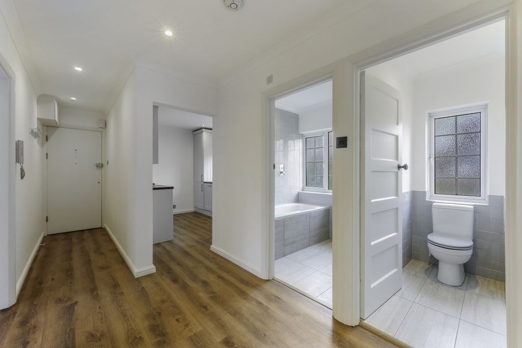 Property photo 2 of 16 Knights Court,