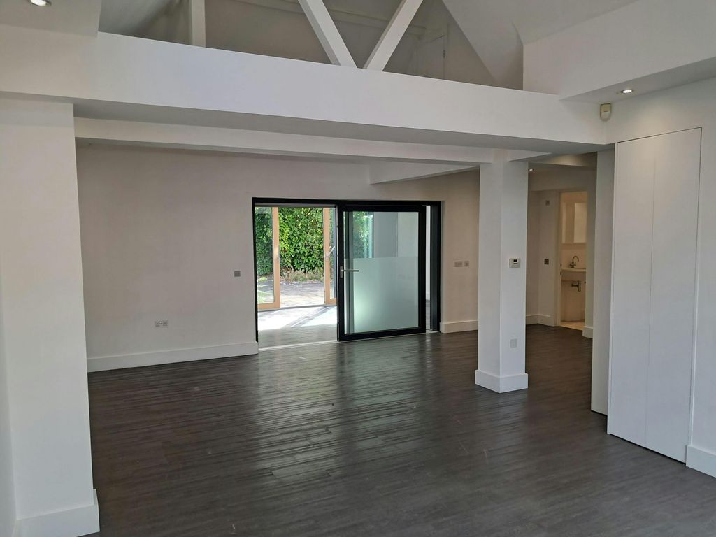 Property photo 2 of 8 Promn3Qu0Ry.Jpeg