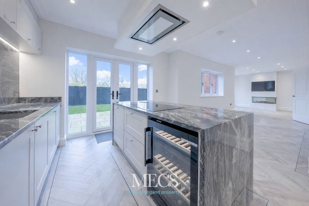 Property photo 1 of 24 3943710