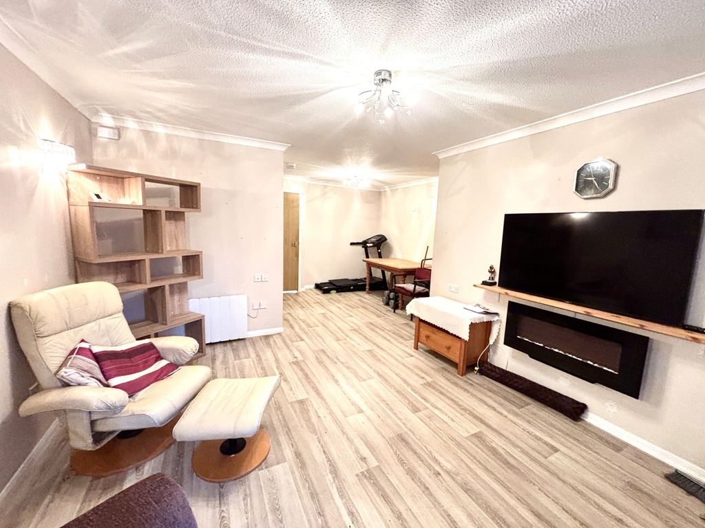 Property photo 3 of 7 Lounge-Diner