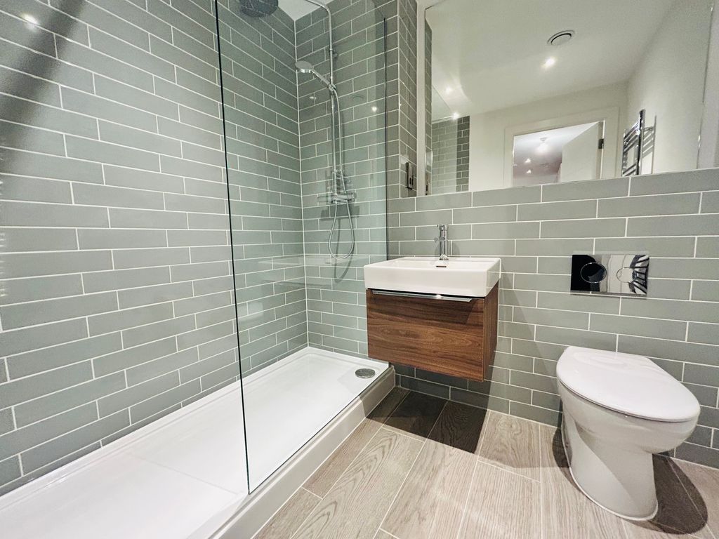 Property photo 3 of 4 Bathroom