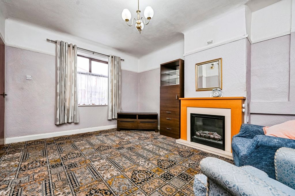 Property photo 2 of 12 Pbox-Img.Jpg