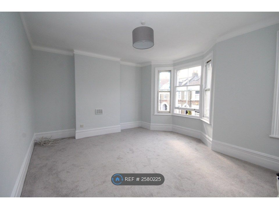 Property photo 3 of 27