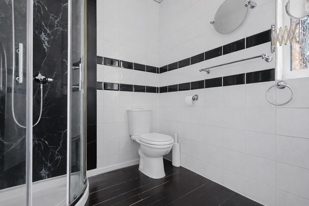 Property photo 2 of 24 Bathroom_1.Png