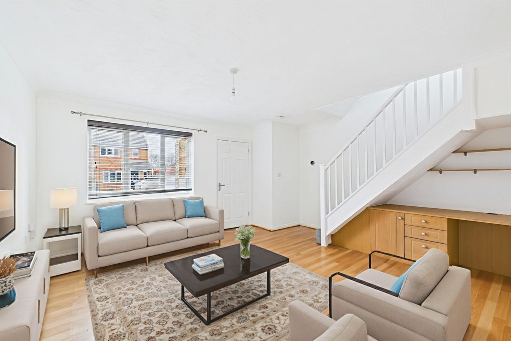 Property photo 2 of 11 Living Room