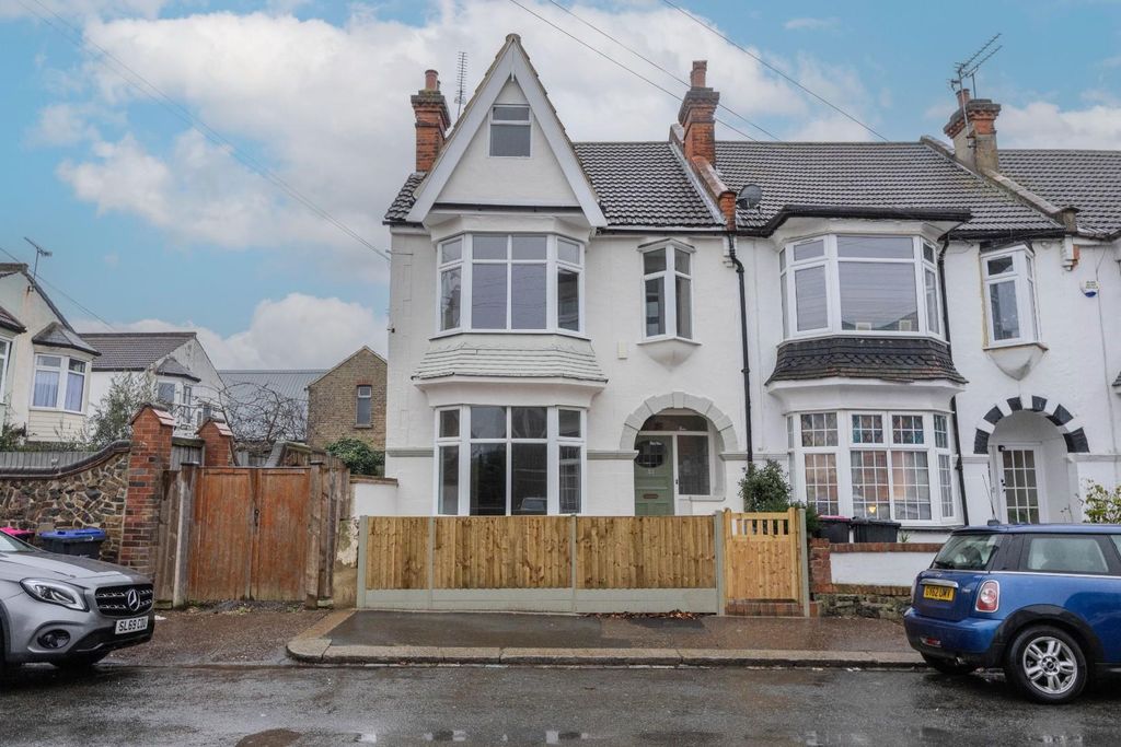 Property photo 1 of 26 Front